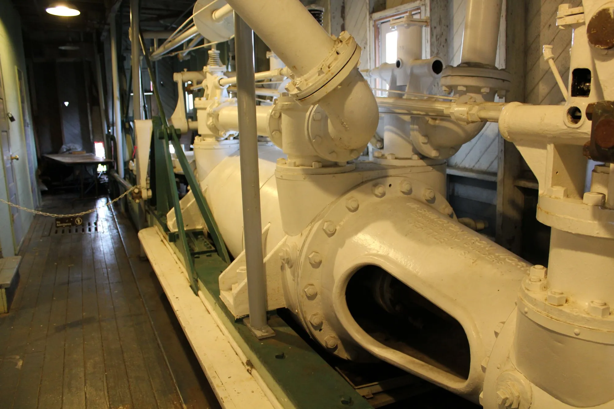 Close view of the engine cylinder end and its steam connection