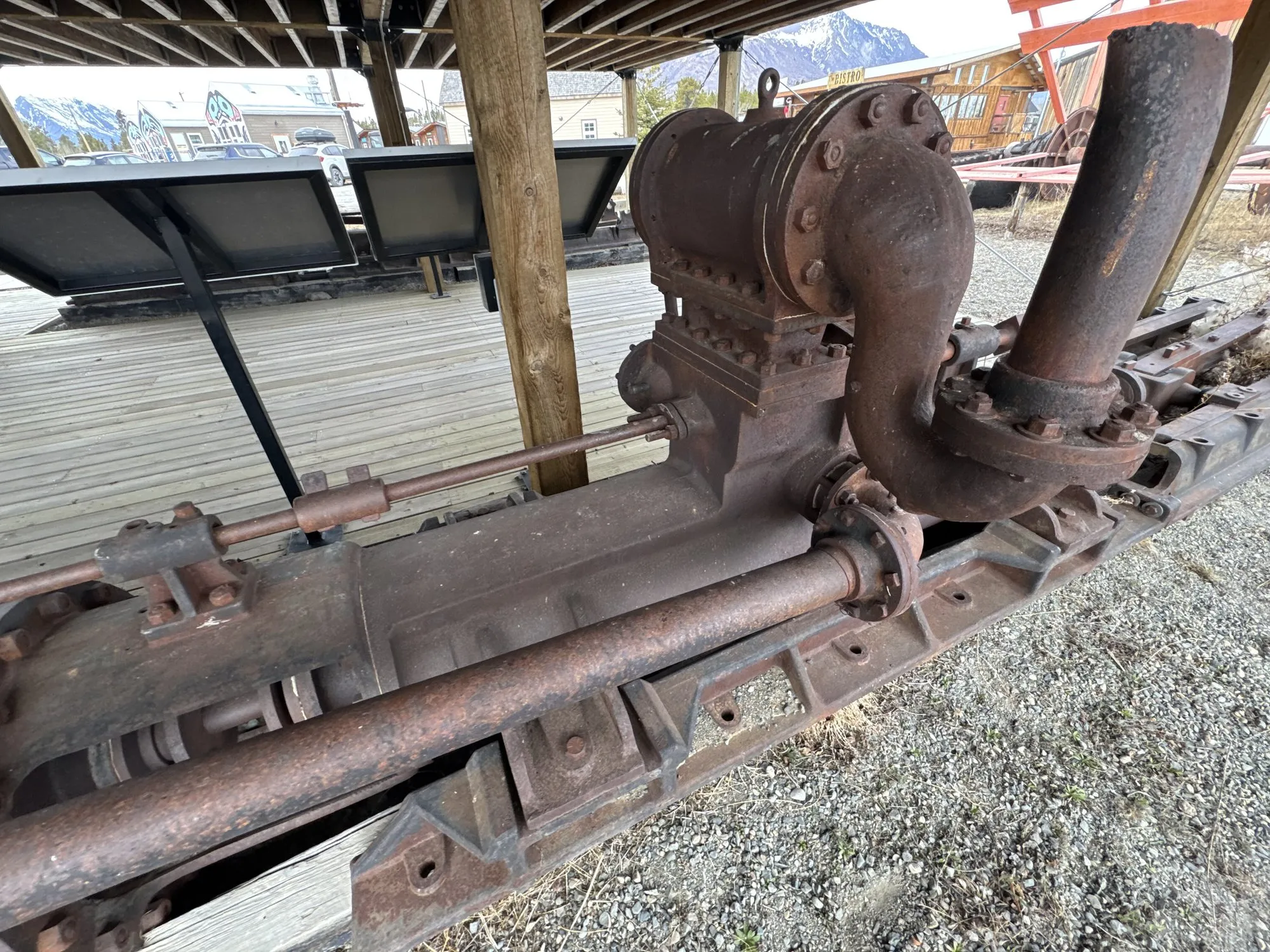 Large curved steam pipe rising from the port engine's valve chest