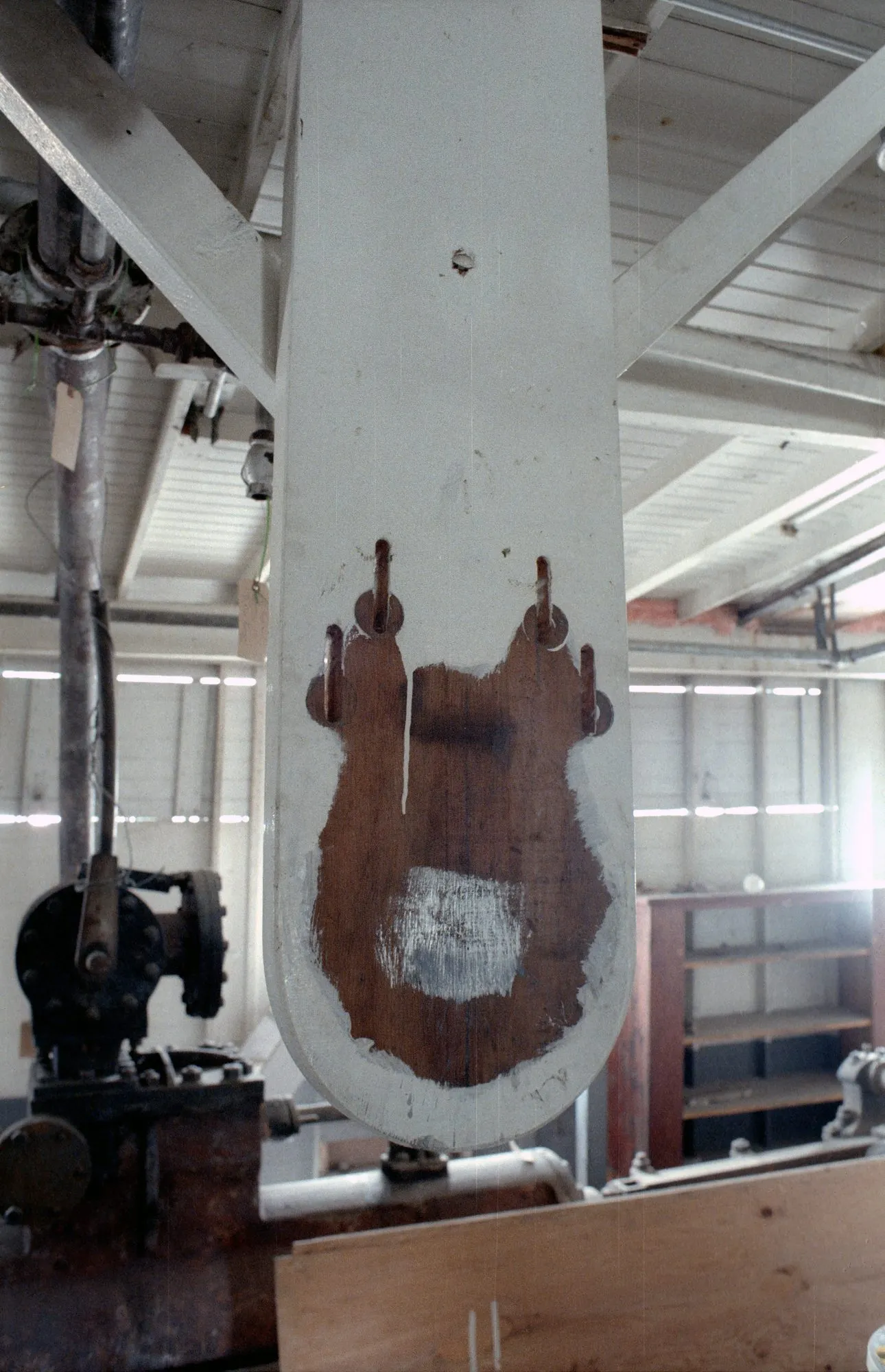 Post with painted decorative shape